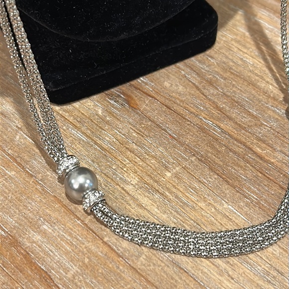 Premier Designs Pure Sophistication Silver Strand Necklace. - Picture 5 of 13